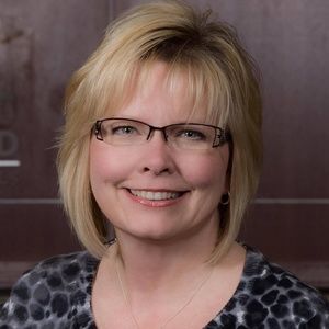 Meet your Posher, Cynthia